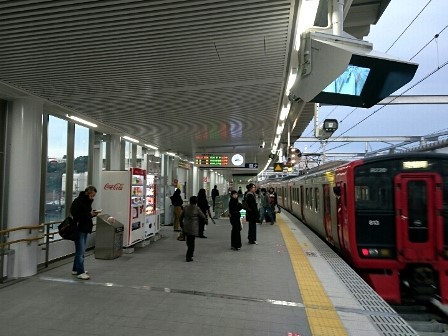 自由ケ丘高等学校 自由ケ丘への入り口 折尾駅が新たなスタート